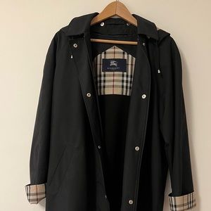 Classic Burberry rain coat with removable wool liner